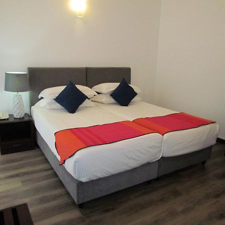 Kmc Villa Dehiwala-Mount Lavinia Buitenkant foto
