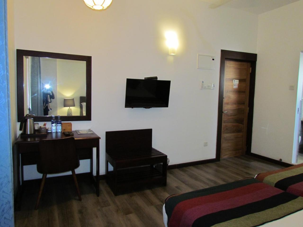 Kmc Villa Dehiwala-Mount Lavinia Buitenkant foto